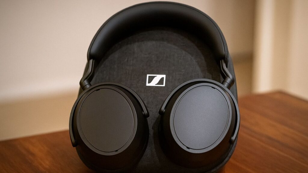 Sennheiser Momentum 4 Wireless In-post Image 5 Sennheiser Momentum 4 Wireless Review